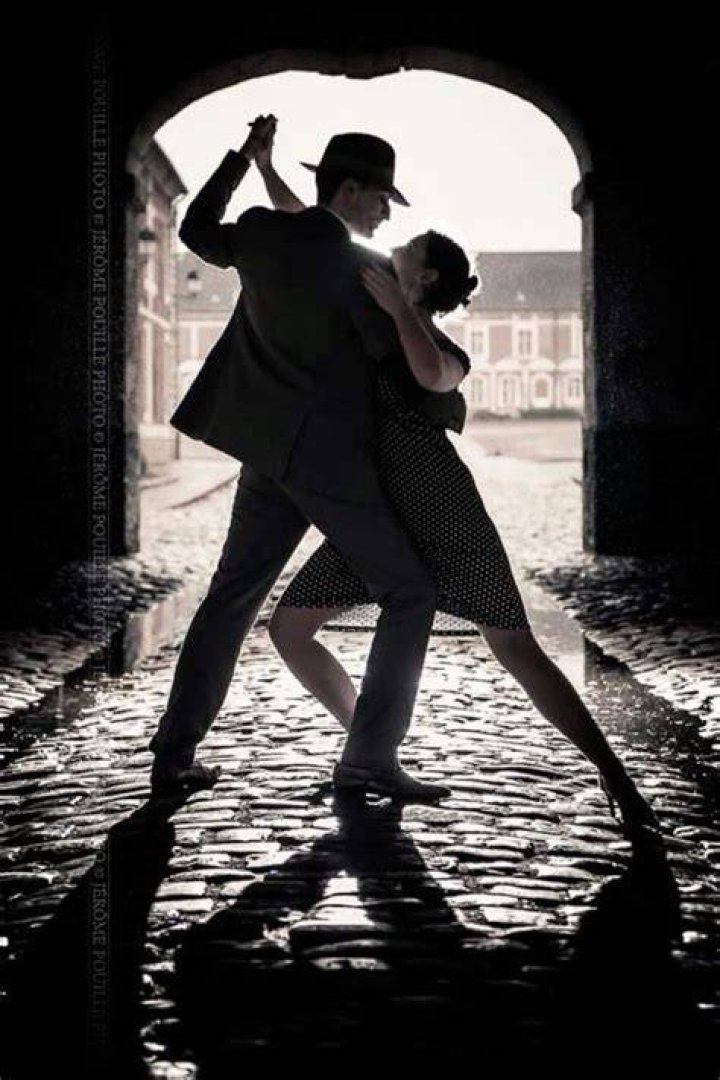 Danseuse couple tunnel
