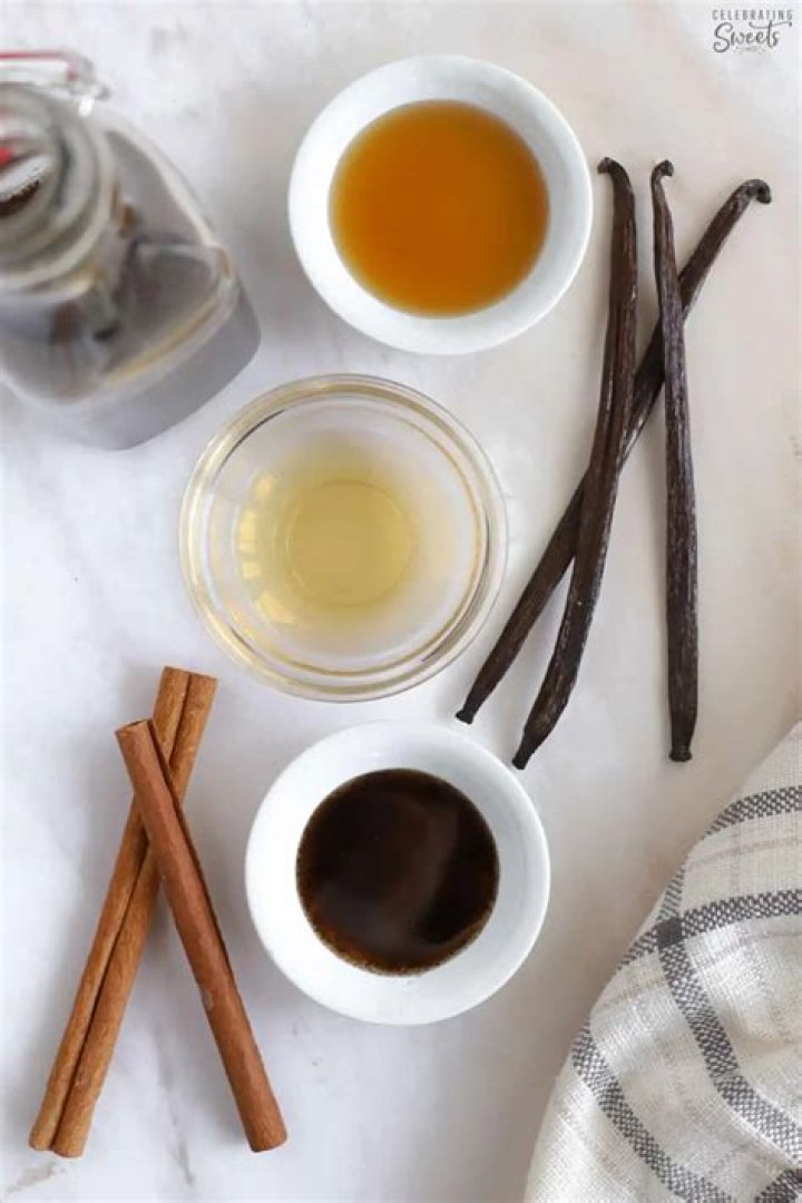 Vanilla Extract Substitutes (10+ options)